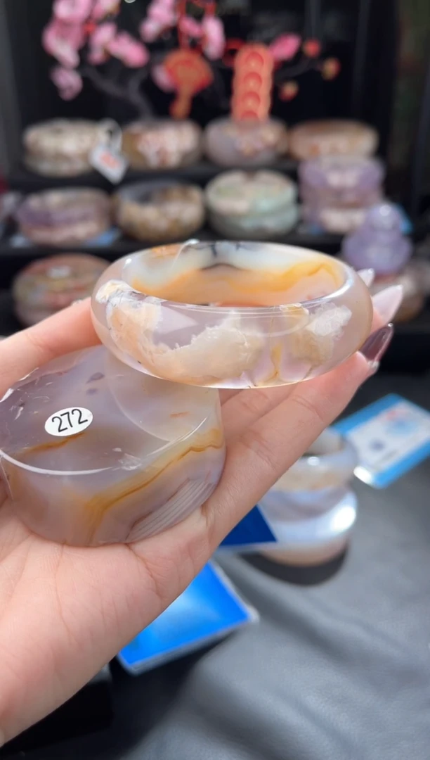 【闪购商品】石英质玉手镯未镶嵌54