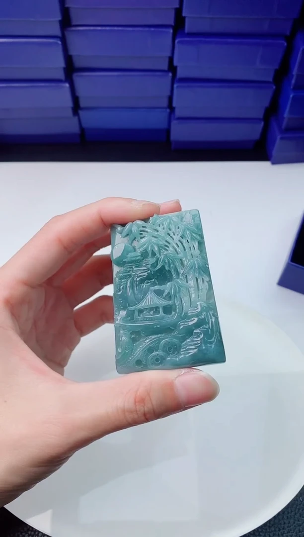 【闪购商品】翡翠颈饰未镶嵌         