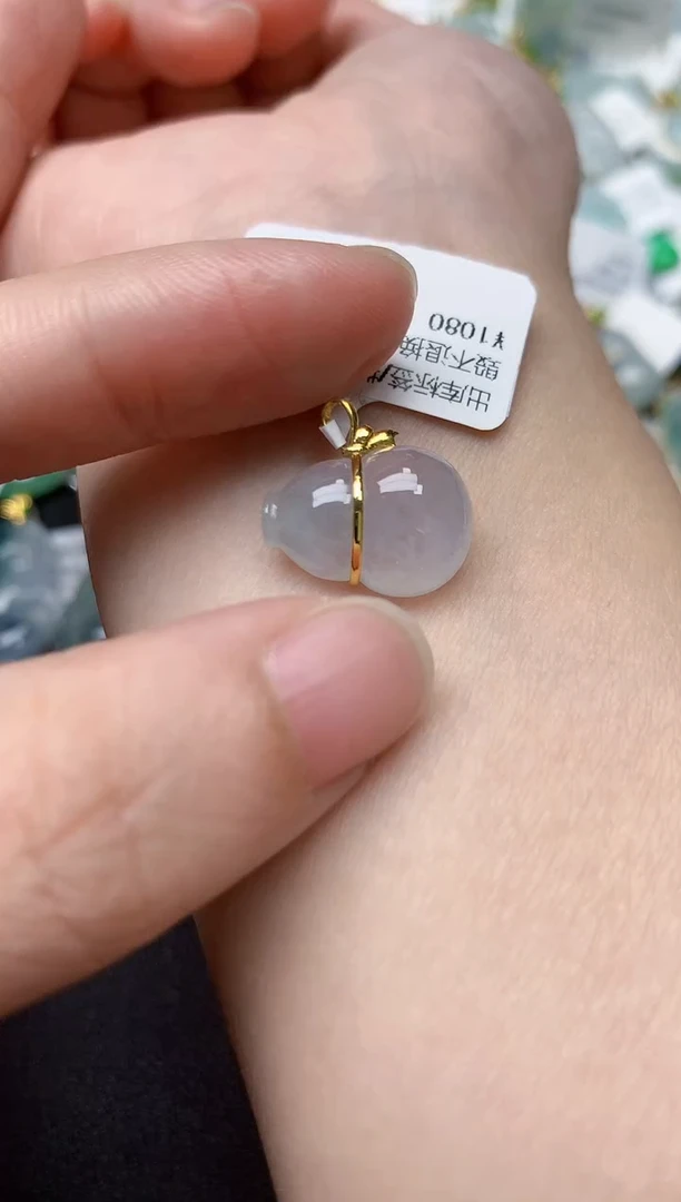 颈饰18K金镶嵌翡翠天然翡翠A货