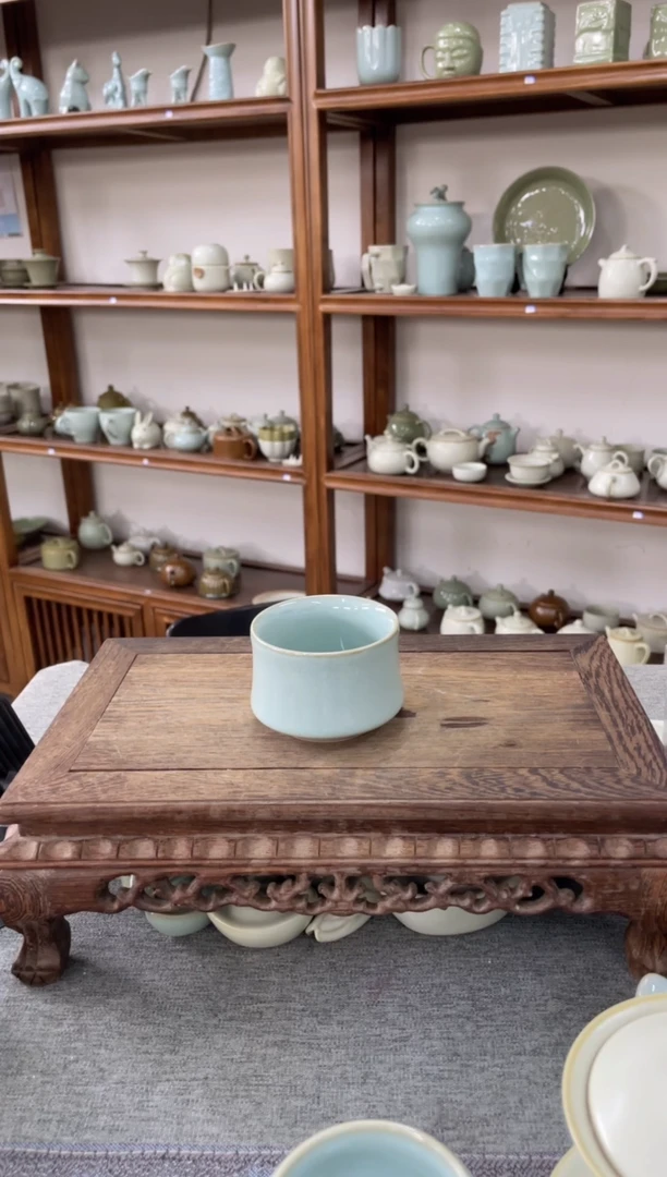 瓷片天青釉马蹄主人杯