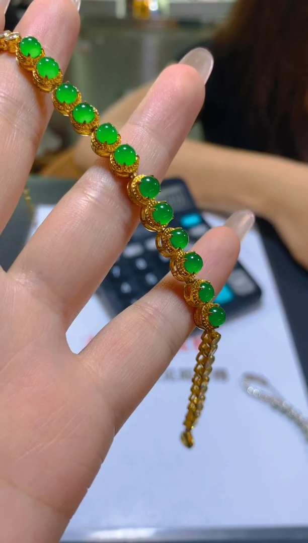 未镶嵌手链翡翠多样性发一