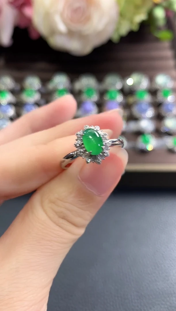 18K金镶嵌戒指翡翠b46