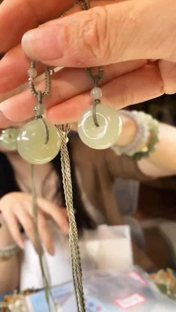 和田玉未镶嵌颈饰20mm平安扣蝴蝶项链