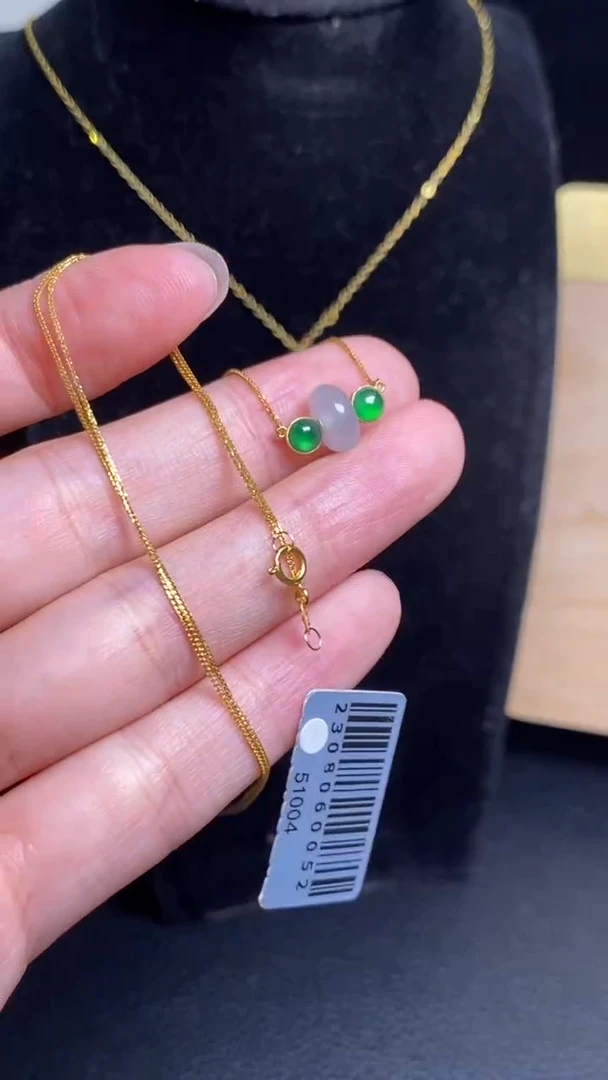 翡翠18K金镶嵌颈饰套链