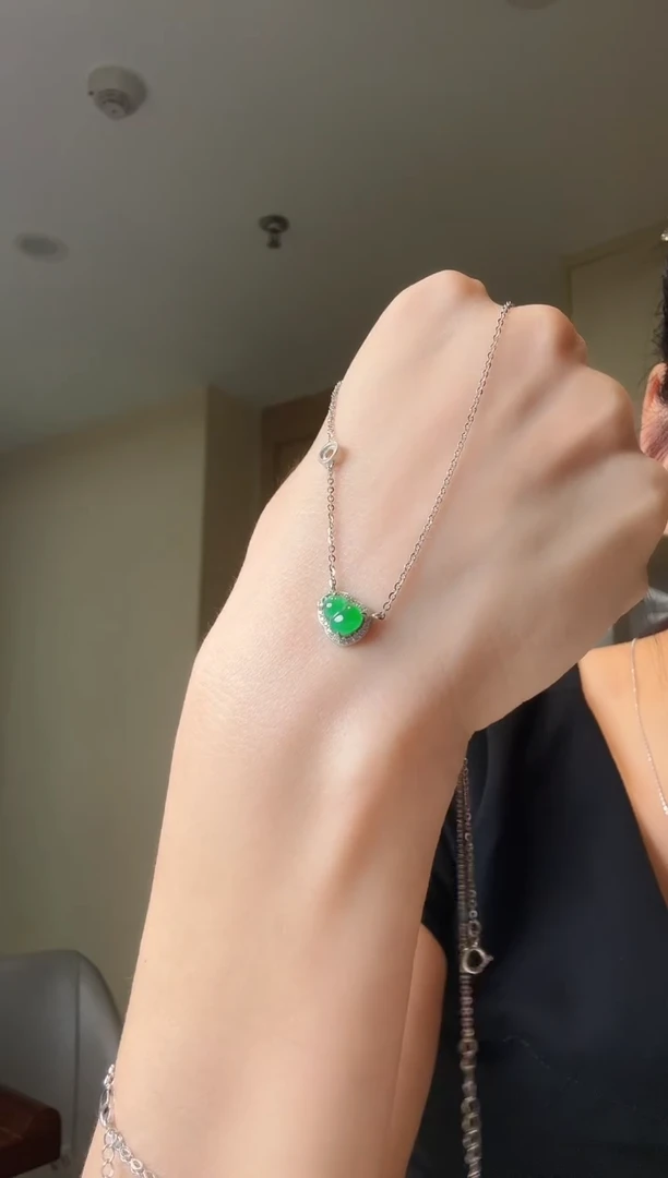 翡翠银S925镶嵌套链天然翡翠吊坠
