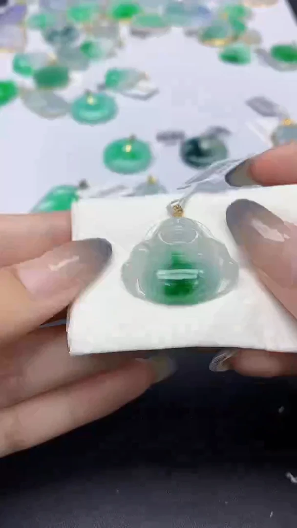 翡翠18K金镶嵌颈饰天然缅甸a货翡翠