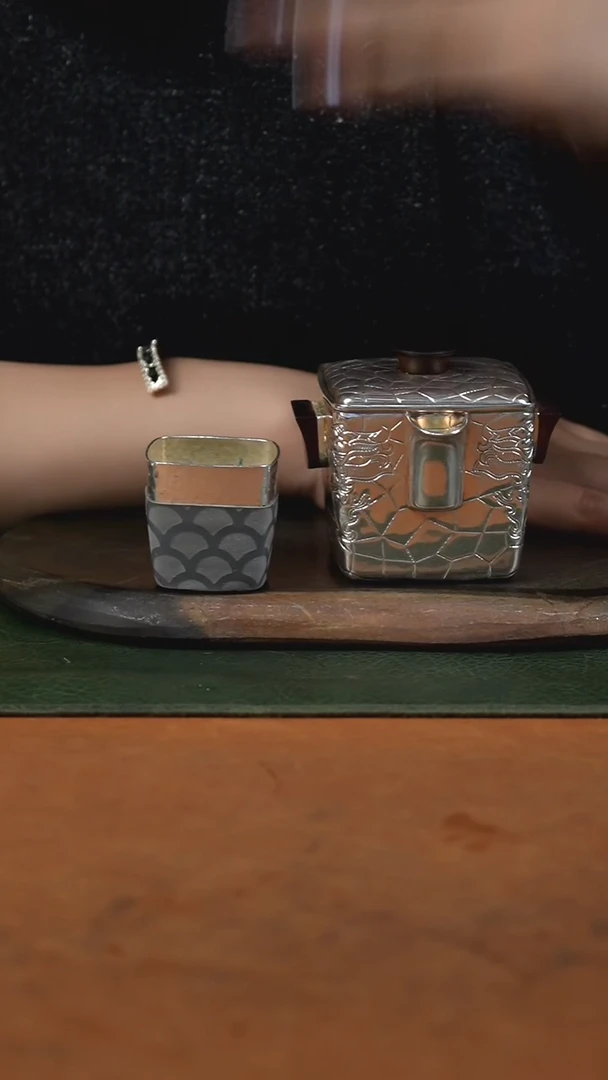 新品手工饕餮方壶+一个方杯