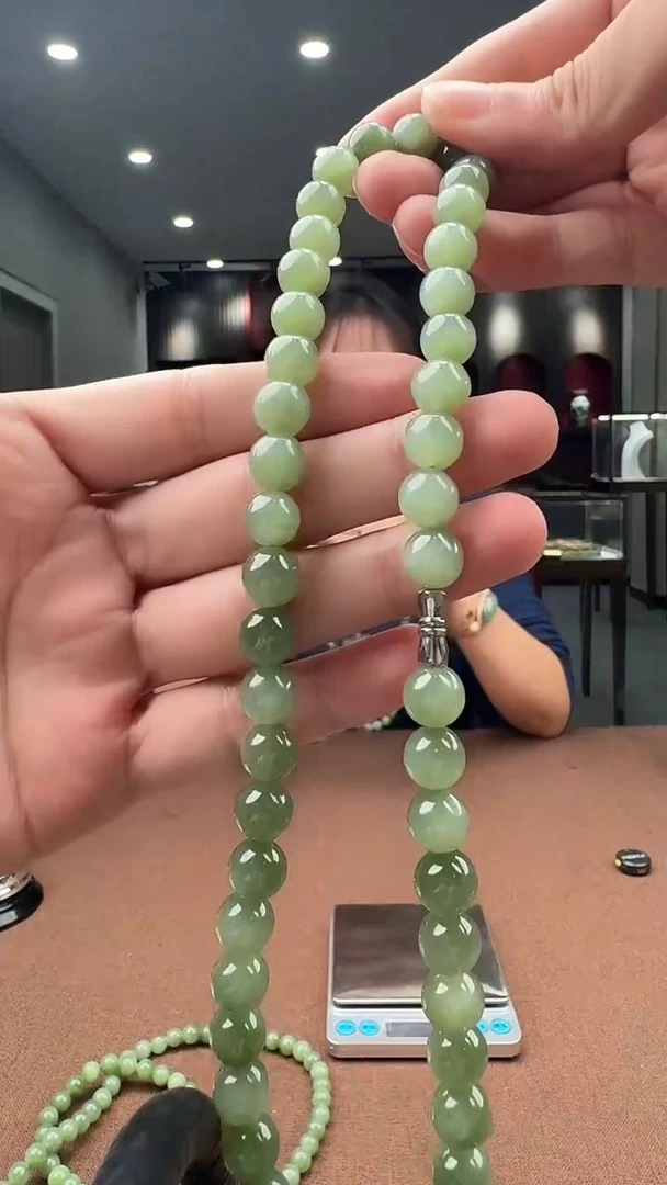 颈饰未镶嵌和田玉工厂清货，不退不换，微包容多样性拍一发一