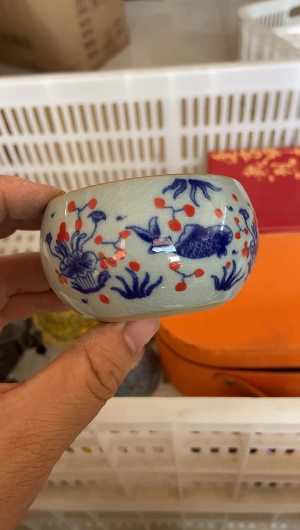 摄影的产品有使用过的痕迹有点脏介意勿拍