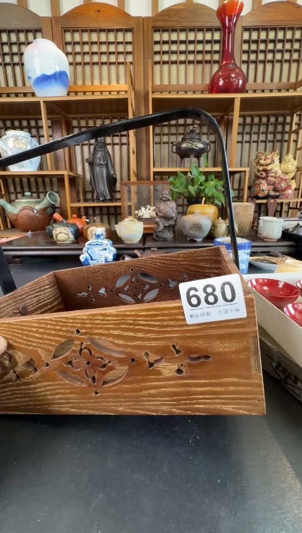 摆件华*  注意：回流商品，默认有瑕，不退不换。