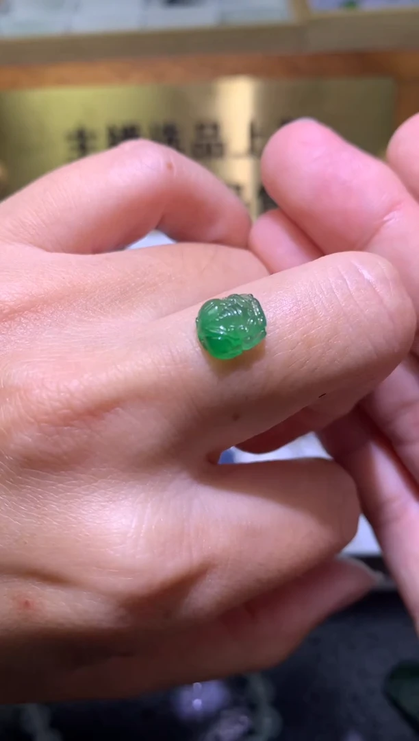 未镶嵌定制翡翠毛货