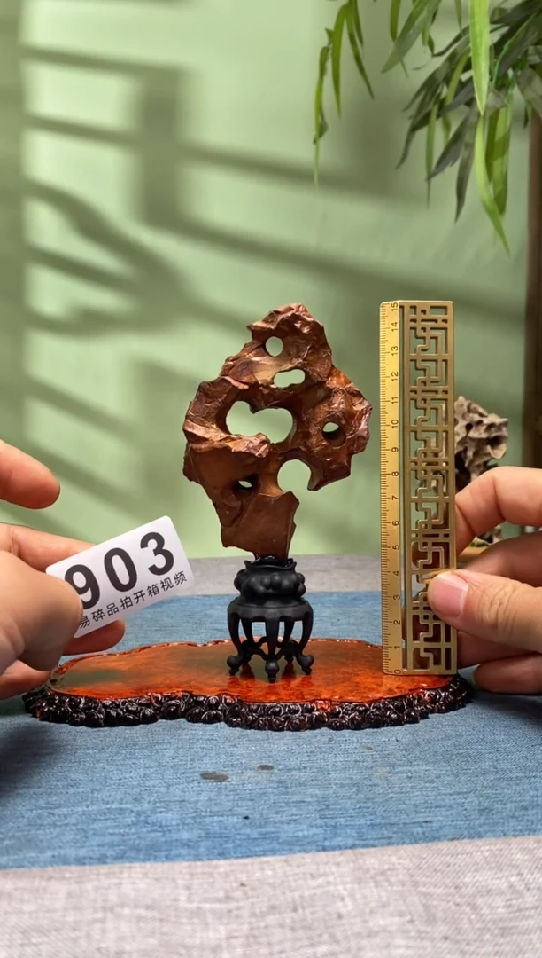 树脂制品底座 石头是青州玲珑石903号