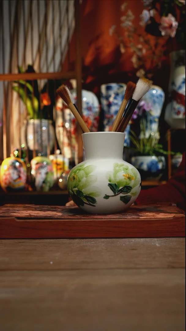 当代景德镇设计师釉下手绘陶瓷花瓶