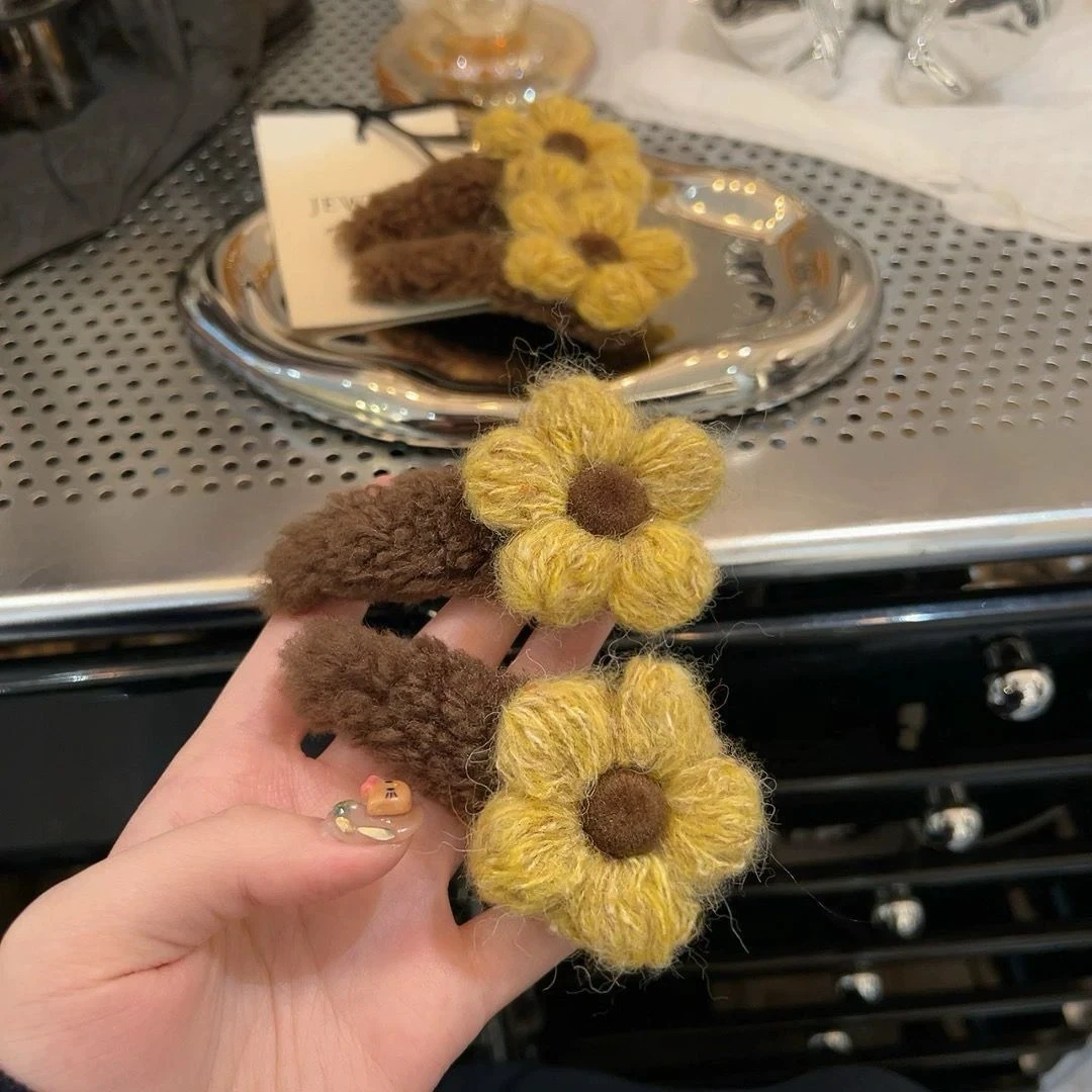 秋冬新款毛线花朵发夹氛围感侧边夹头饰发饰日常刘海边夹bb夹发卡