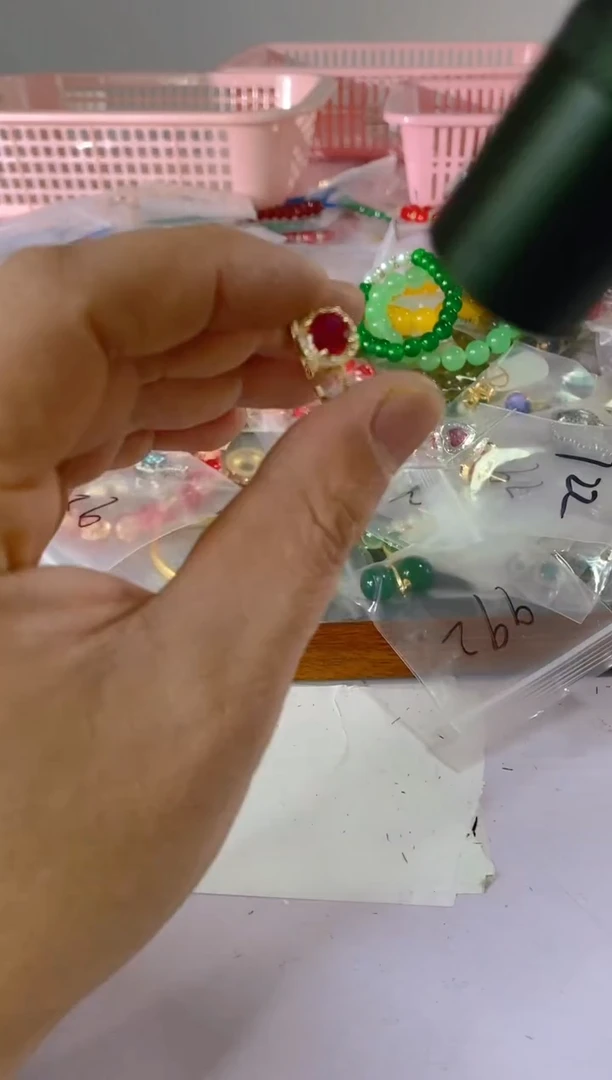 【闪购商品】水晶颈饰银S925镶嵌756红宝，蓝宝，多样性发一件赠链