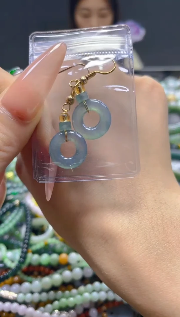 颈饰未镶嵌翡翠/Q/翡翠A货，一件也是批发价