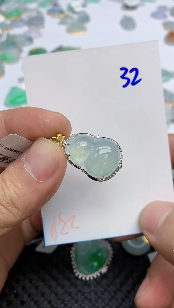 【闪购商品】翡翠颈饰18K金镶嵌天然翡翠A货