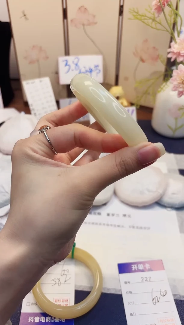 【闪购商品】石英质玉手镯未镶嵌227-晴水-圈口62