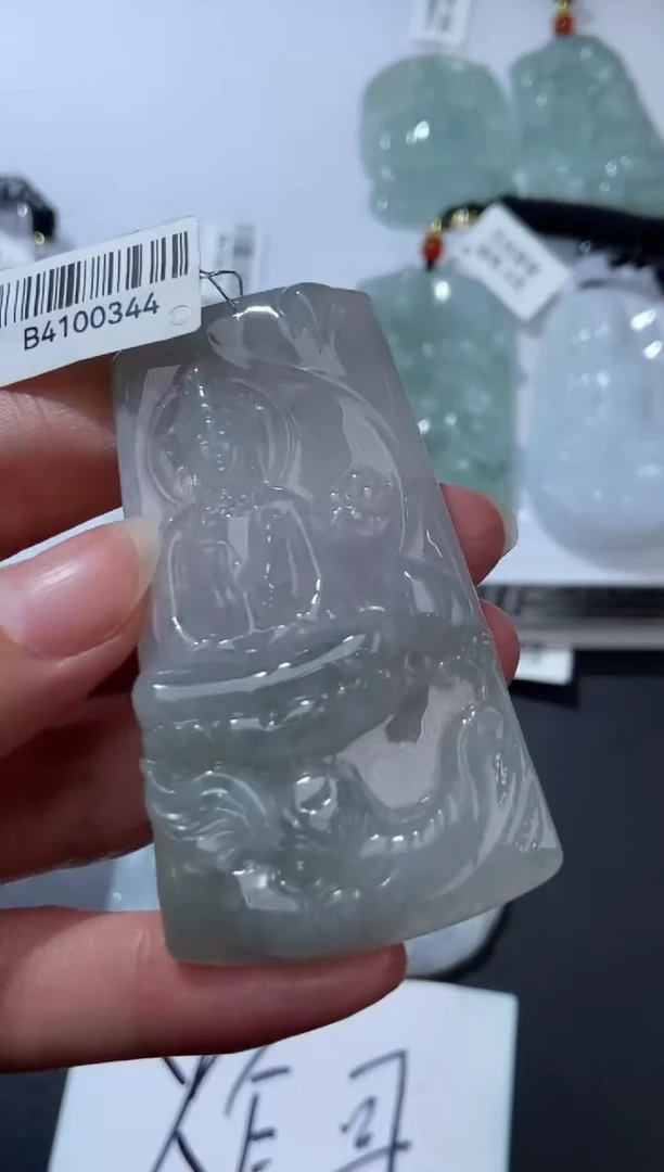 未镶嵌挂件翡翠377329   多人