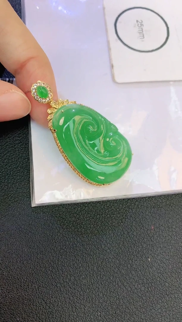 翡翠18K金镶嵌颈饰赠礼盒证书 麦麦