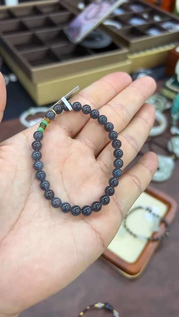 颈饰未镶嵌和田玉手串一条6mm