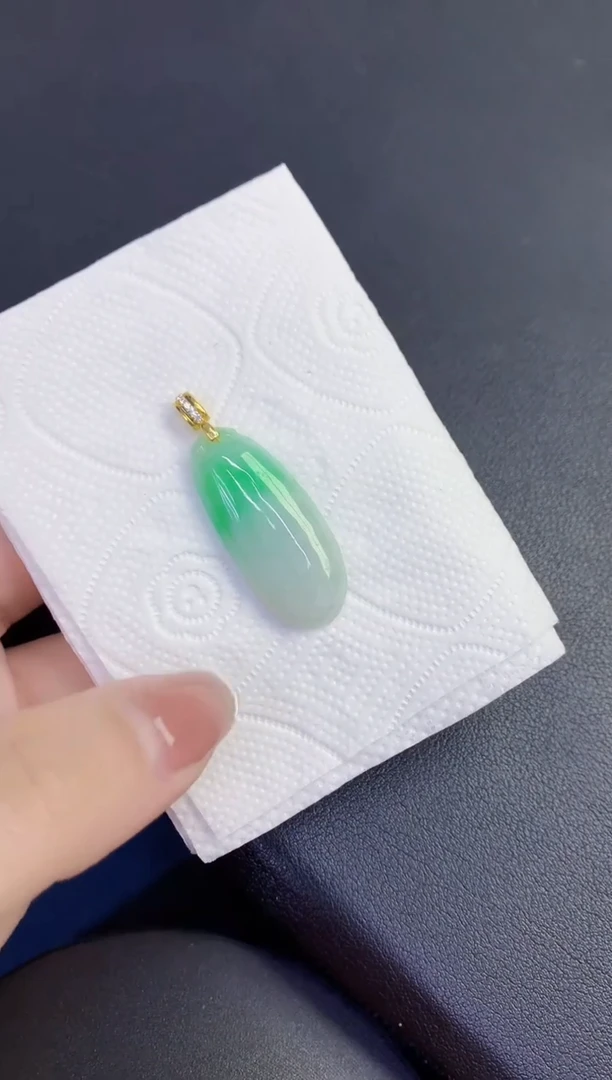 颈饰未镶嵌翡翠缅甸天然翡翠A货