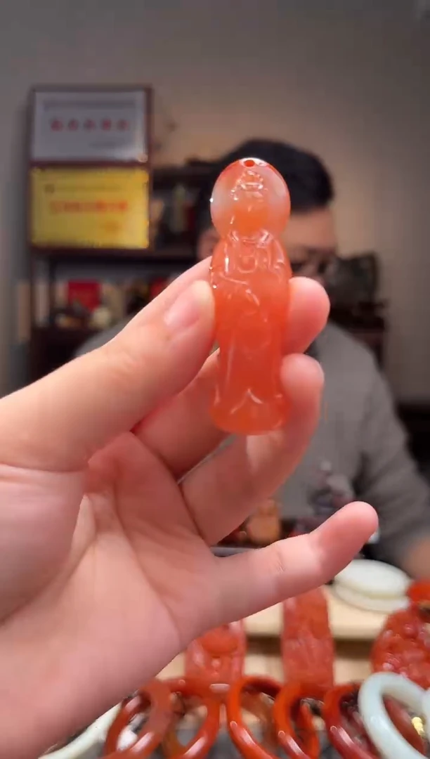 颈饰未镶嵌南红玛瑙吊坠