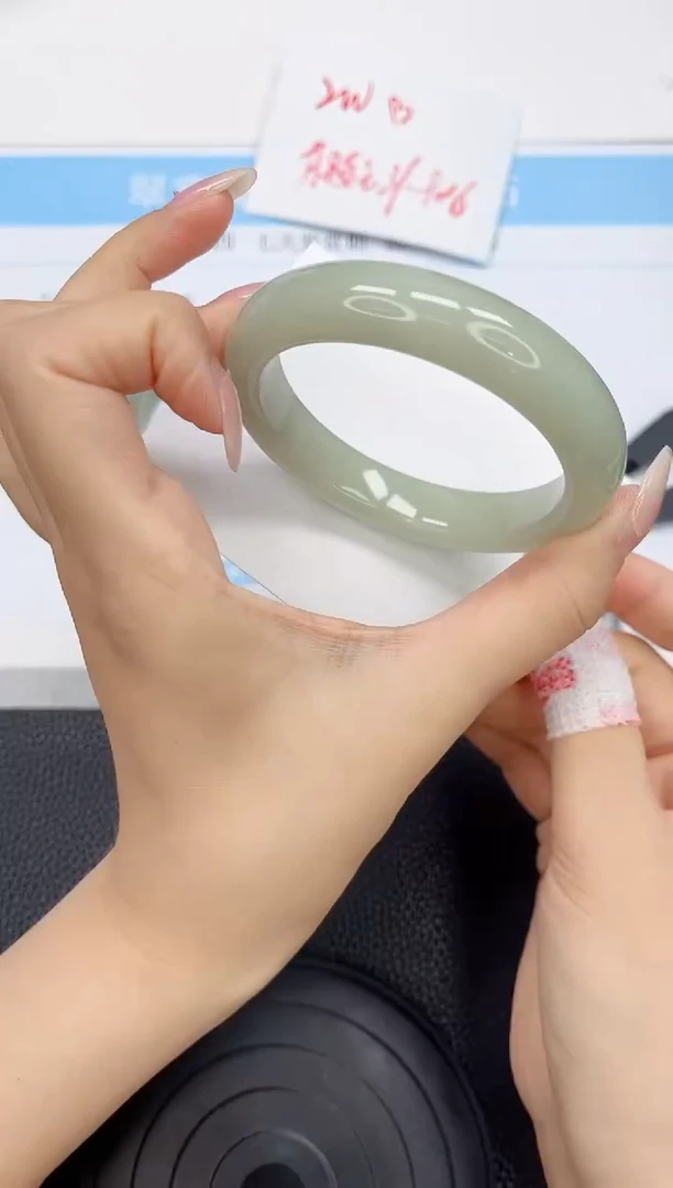 石英质玉手镯未镶嵌161-56.9