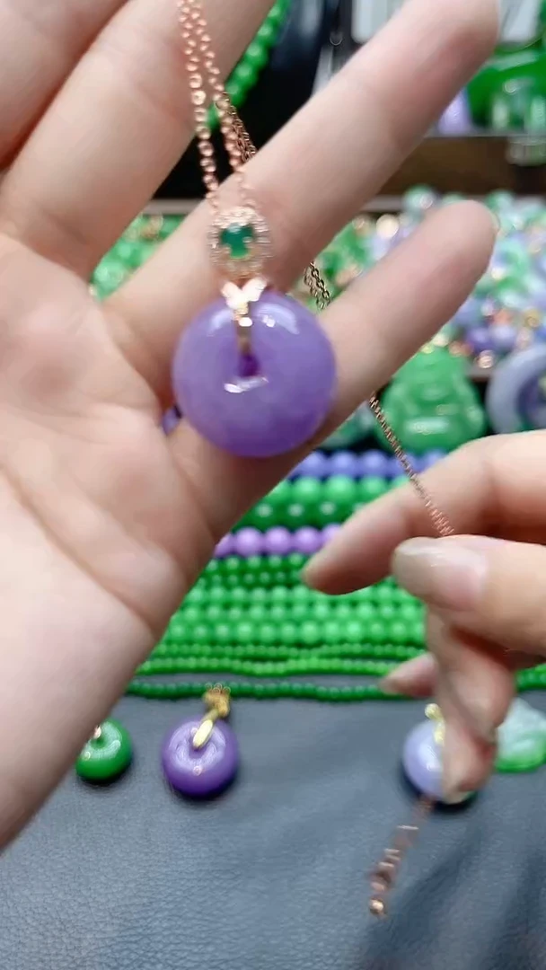 吊坠(赠链)14K金镶嵌翡翠烟紫面包扣