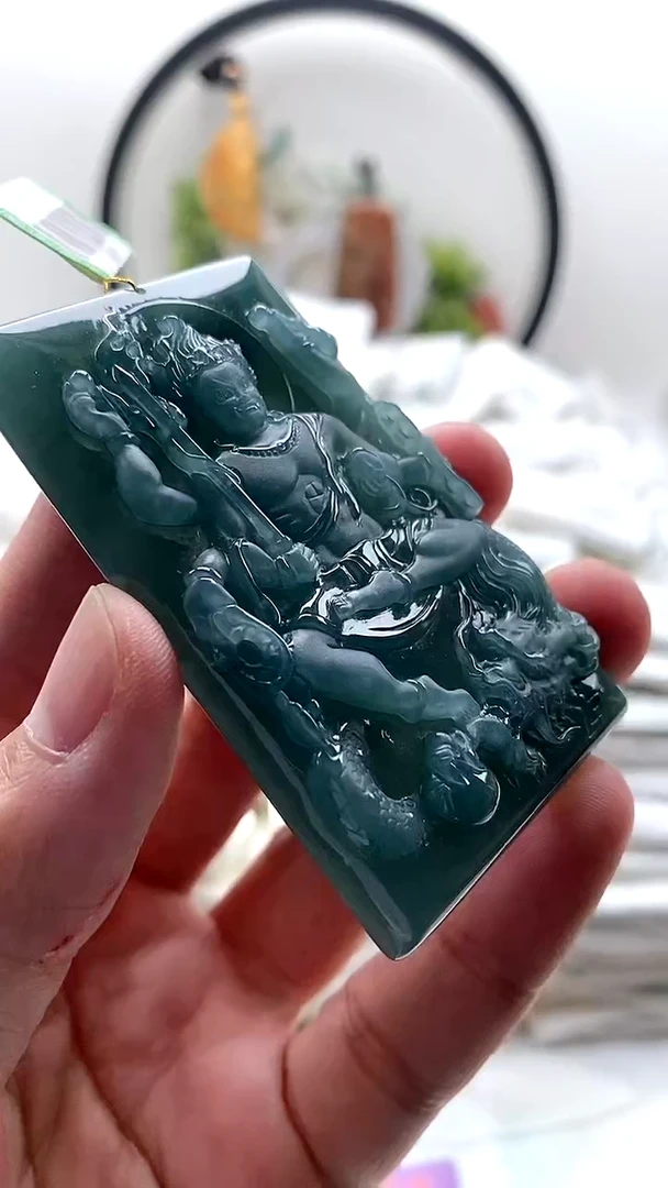 颈饰未镶嵌翡翠不动明王