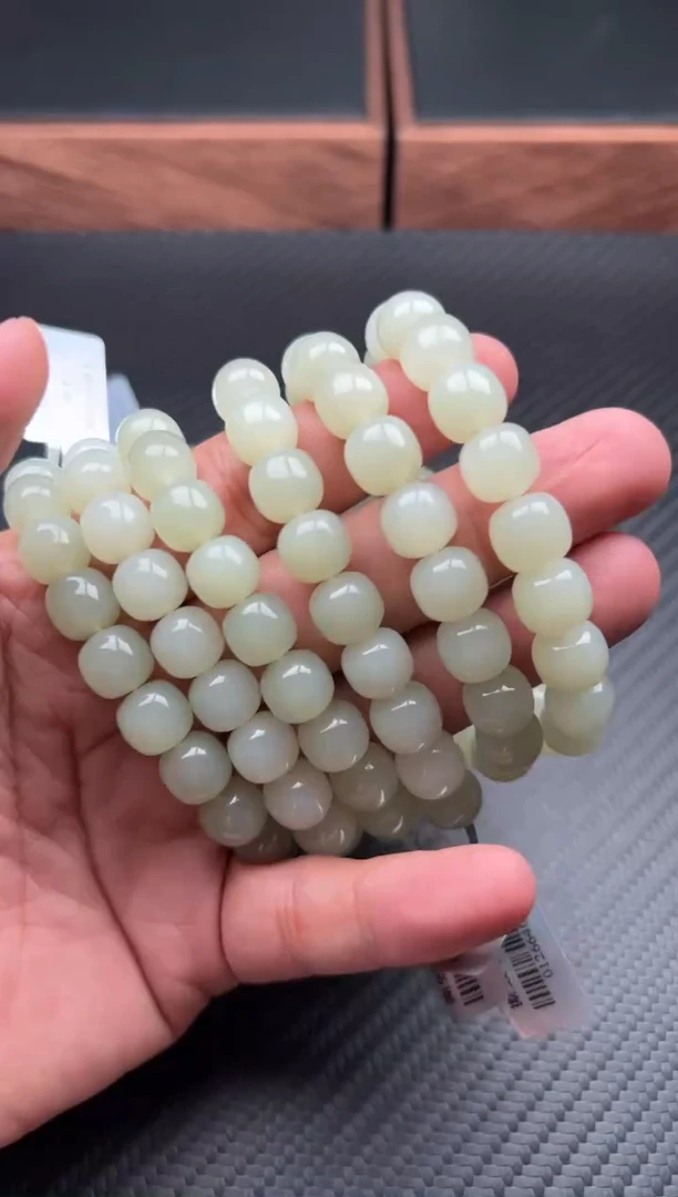 手串未镶嵌和田玉于田微色差卡10J多样性发货拍一发一