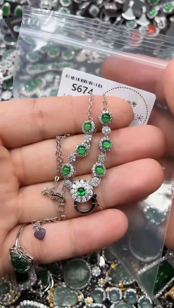 翡翠未镶嵌颈饰S674项链