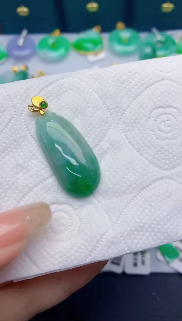 颈饰未镶嵌翡翠缅甸天然翡翠A货