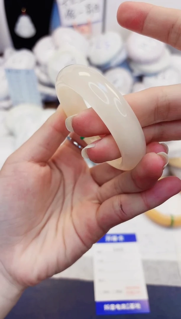 【闪购商品】石英质玉手镯未镶嵌340-财气镯-圈口53