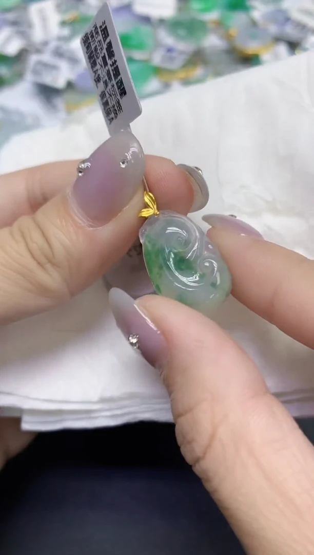 颈饰18K金镶嵌翡翠天然缅甸翡翠A货百元以上9元证书费自理