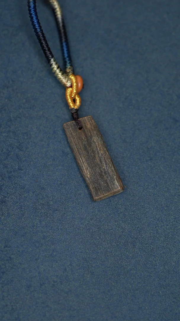 沉香吊坠南莺歌绿棋无事牌