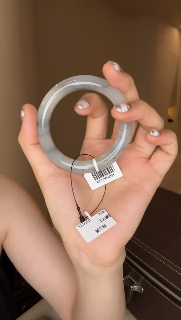 和田玉手镯未镶嵌55圈口（87号黑山点墨）