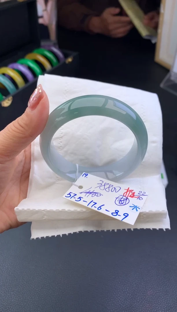 未镶嵌手镯翡翠手镯