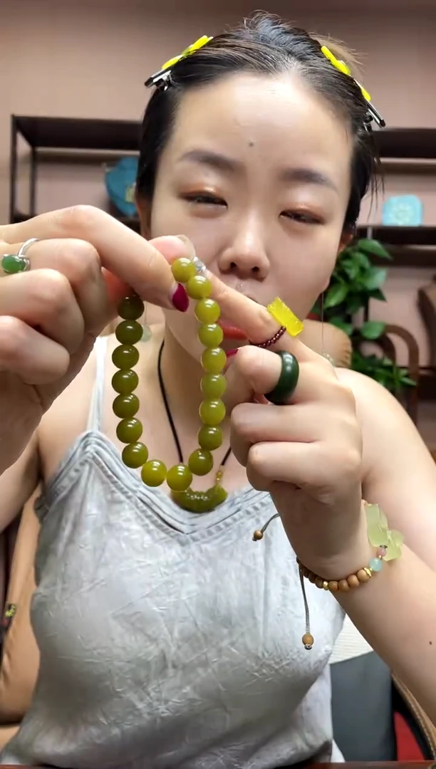 岫玉未镶嵌手串多样性发货发其中之一