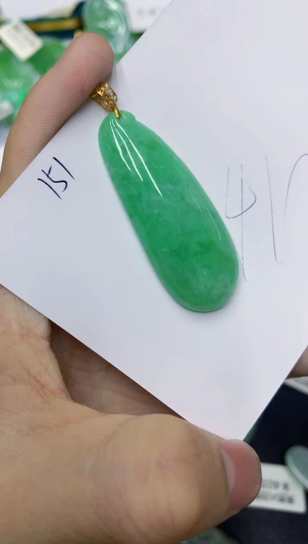 颈饰18K金镶嵌翡翠111111111111