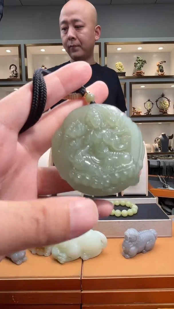 颈饰未镶嵌和田玉苏