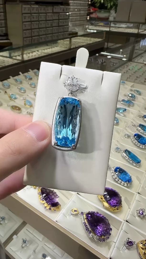 颈饰银S925镶嵌托帕石天空蓝高级款