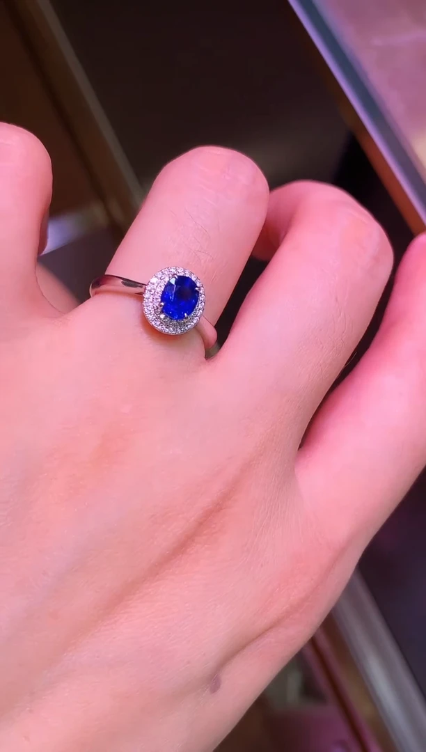 蓝宝石戒指18K金镶嵌0.80ct