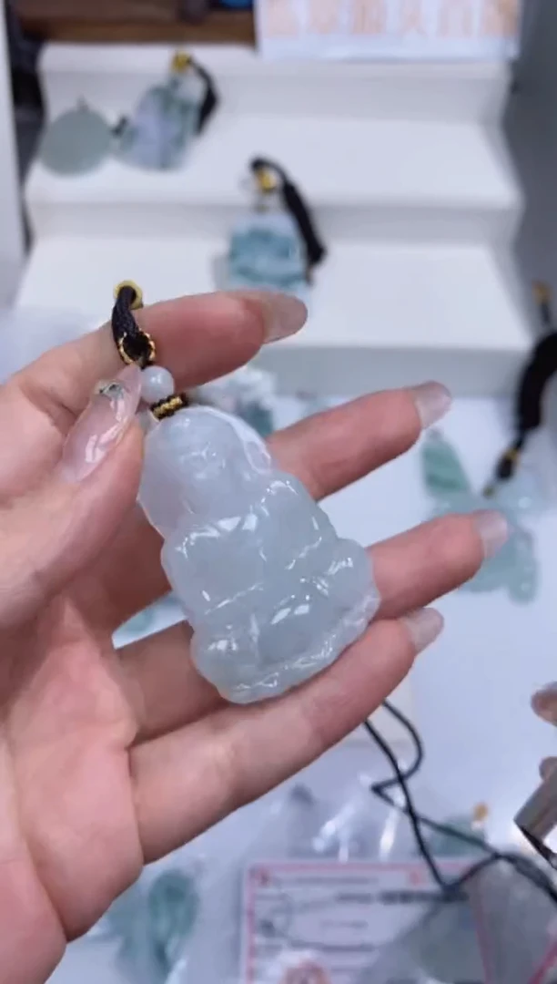 颈饰未镶嵌翡翠吊坠