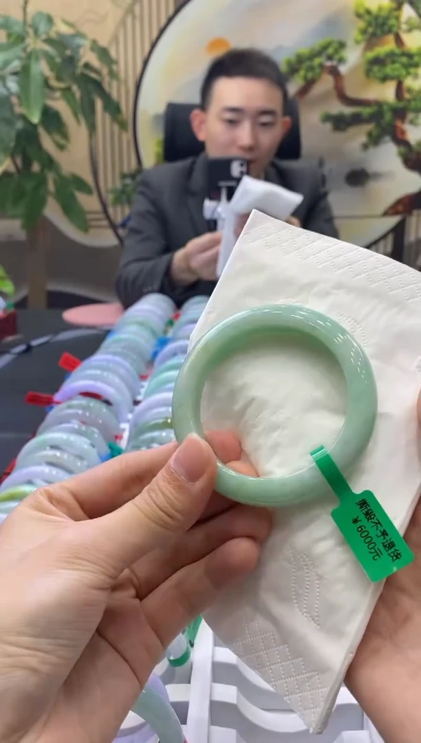 未镶嵌手镯翡翠6403