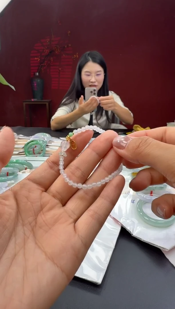 18K金镶嵌手串翡翠手串