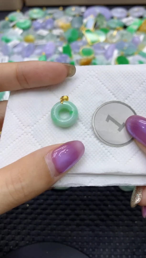 颈饰未镶嵌翡翠天然缅甸翡翠A货