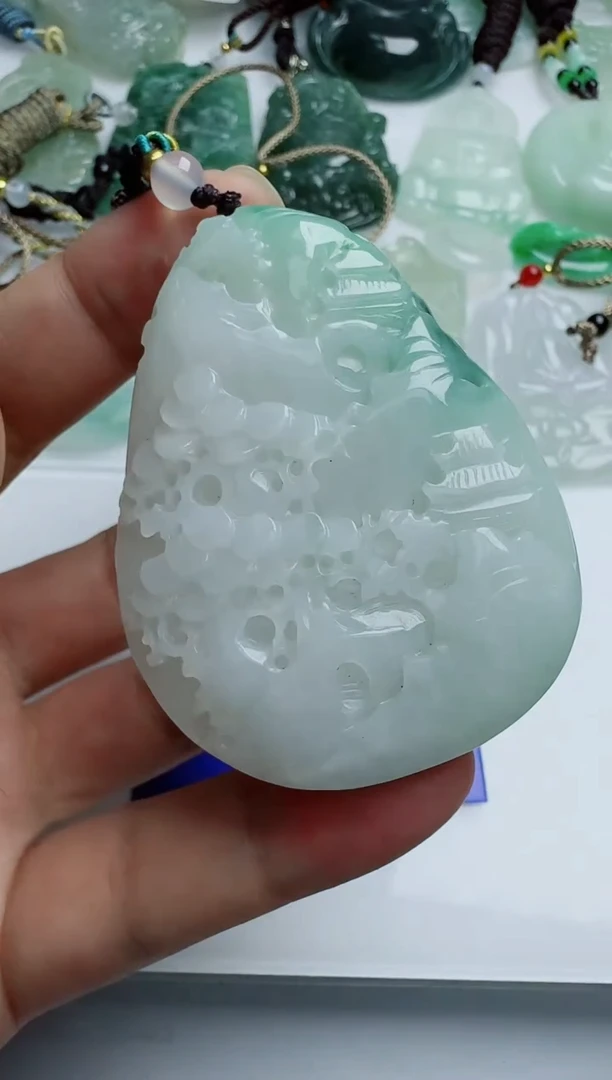 【闪购商品】翡翠吊坠(不含链)未镶嵌  1