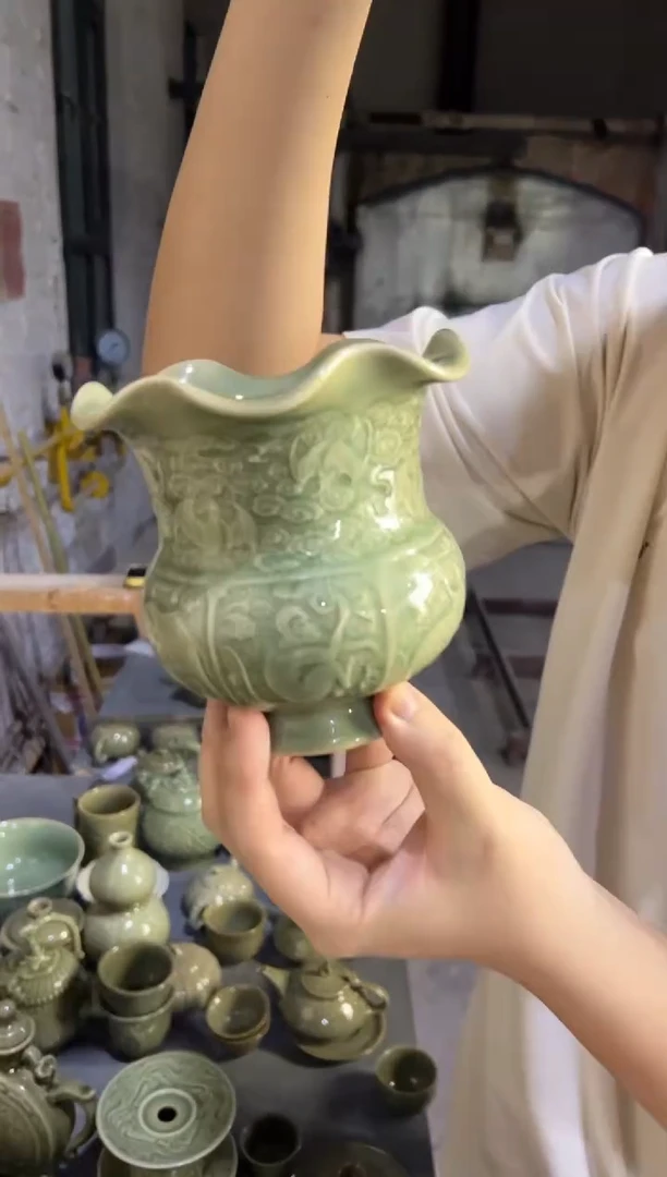 耀州窑花口股腹尊