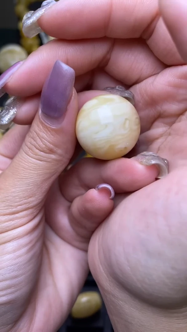 【闪购商品】琥珀裸石未镶嵌葵. 30